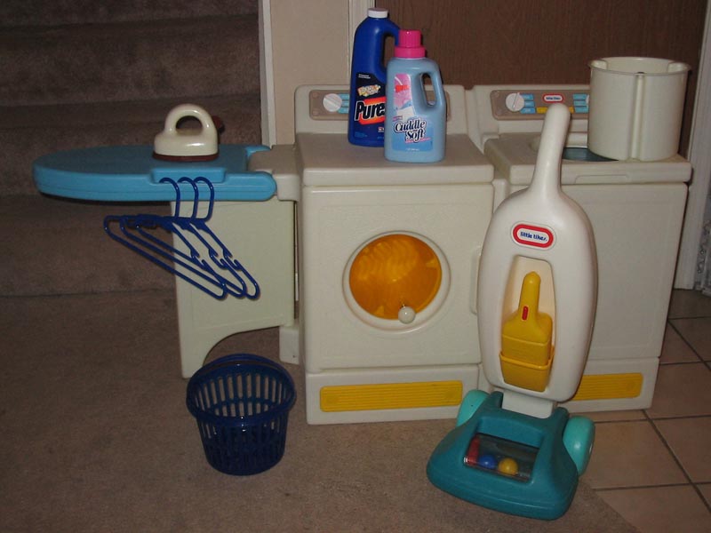  kids love to pretend to do laundry with this set great washer dryer